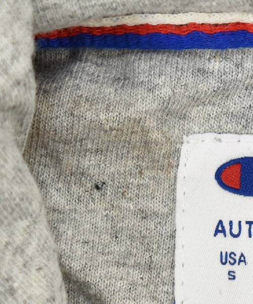 Champion（チャンピオン）の「【ヴィンテージ古着】Champion / チャンピオン ロゴ刺繍 スウェットパーカー デッドストック（パーカー・メンズ・ブラック・SMALL）」の6枚目の写真