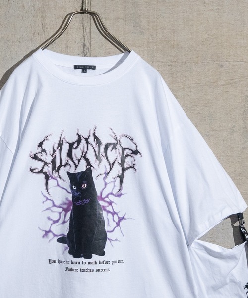 JOHN'S CLOSET（ジョンズクローゼット）の「【13】2WAY SLEEVE グラフィックプリント BIG　TEE（Tシャツ/カットソー・メンズ・ホワイト系その他/ブラック/ブラック系その他/ホワイト/ホワイト系1/ホワイト系2/ブラック系1/ブラック系2・LARGE/MEDIUM）」の4枚目の写真