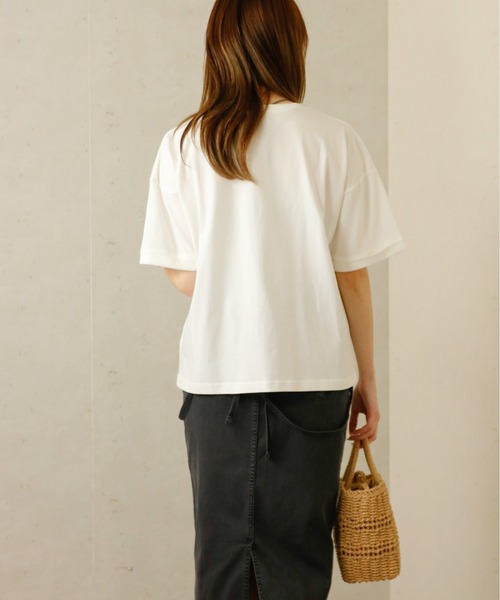 Per sist ence(パーシエンス)の「Per sist ence/パーシエンス ロールアップロゴTシャツ(Tシャツ/カットソー・レディース・オフホワイト/チャコールグレー・FREE)」の7枚目の写真