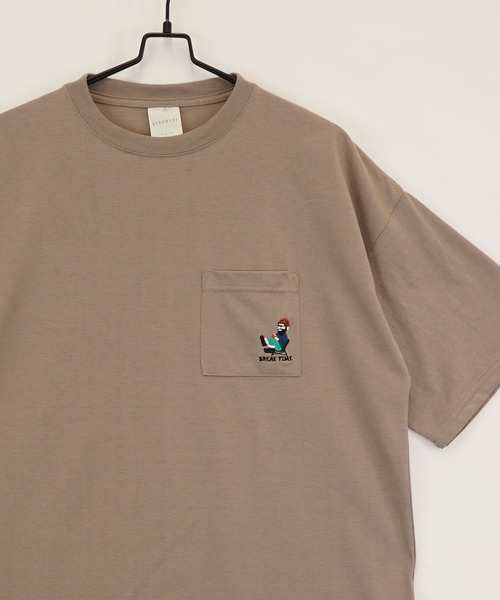 Burner（バーナー）の「【GROOVY STORE】bearded man 刺繍Tシャツ（Tシャツ/カットソー・メンズ・ライトブラック/その他2/ホワイト/その他1/その他3/グリーン/B/A/C/ピンク/その他4/D/ホワイト系その他2/モカ/サックスブルー/ブラック・LL/L/M）」の6枚目の写真