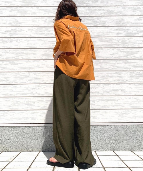 Q（キュー）の「バックロゴシャツ2（シャツ/ブラウス・レディース・ブラック系/オレンジ/ホワイト・MEDIUM）」の21枚目の写真