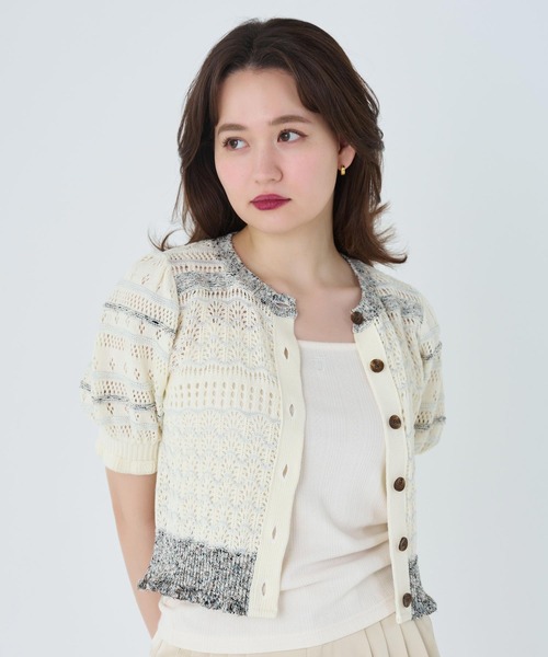 TINA:JOJUN(ティーナジョジュン)の「パフスリーブ 透かし編みカーディガン TINA:JOJUN(カーディガン/ボレロ・レディース・アイボリー/ベビーピンク/グレー・M)」の2枚目の写真