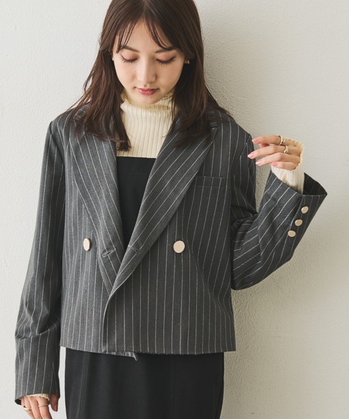 Aunt Marie's（アントマリーズ）の「金ボタンダブルテーラードショート