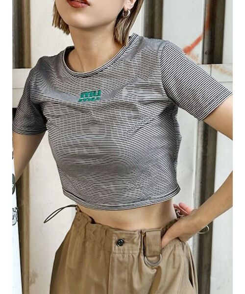 MURUA（ムルーア）の「mumuクロップトTシャツ（Tシャツ/カットソー・レディース・ホワイト/ブラック/グレー/その他1・FREE）」の4枚目の写真