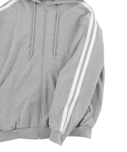 MM6◆17AW ビッグフードサイドスリットパーカー/ MM6 Maison Margiela（ｴﾑｴﾑｼｯｸｽ ﾒｿﾞﾝ ﾏﾙｼﾞｪﾗ）の「MM6 Maison