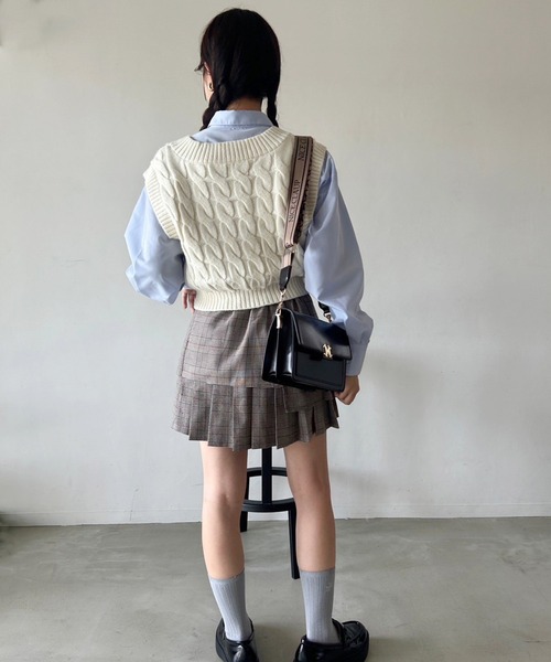 セール】ワンポイント刺繍ケーブルニットベスト（ベスト）｜one after