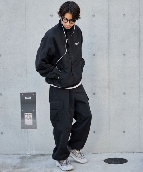 FFEIN(フェイン)の「【FFEIN(フェイン)】ナイロンテックワイドカーゴパンツ / ドローコード付き(カーゴパンツ・メンズ・ブラック/カーキ/ネイビー/ライトグレー・SMALL/LARGE/MEDIUM)」の6枚目の写真