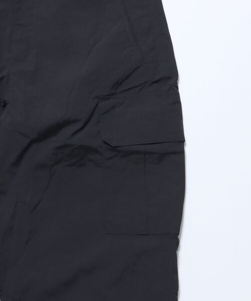 FFEIN(フェイン)の「【FFEIN(フェイン)】ナイロンテックワイドカーゴパンツ / ドローコード付き(カーゴパンツ・メンズ・ブラック/カーキ/ネイビー/ライトグレー・SMALL/LARGE/MEDIUM)」の20枚目の写真