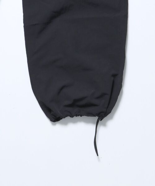 FFEIN(フェイン)の「【FFEIN(フェイン)】ナイロンテックワイドカーゴパンツ / ドローコード付き(カーゴパンツ・メンズ・ブラック/カーキ/ネイビー/ライトグレー・SMALL/LARGE/MEDIUM)」の21枚目の写真