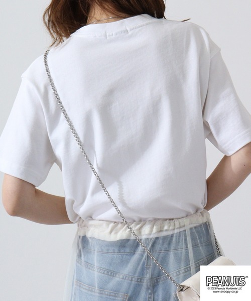 PEANUTS（ピーナッツ）の「PEANUTS スヌーピー ヘビーウェイト ロック Tシャツ（Tシャツ/カットソー・レディース・ホワイト系1/ブラック系2/ネイビー/ブラック系1/ブラック/ホワイト/ネイビー系1/ネイビー系2/ホワイト系2・M/L/LL）」の20枚目の写真