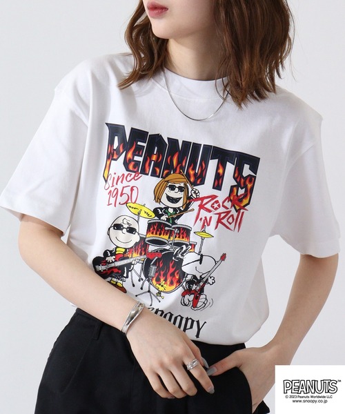 PEANUTS（ピーナッツ）の「PEANUTS スヌーピー ヘビーウェイト ロック Tシャツ（Tシャツ/カットソー・レディース・ホワイト系1/ブラック系2/ネイビー/ブラック系1/ブラック/ホワイト/ネイビー系1/ネイビー系2/ホワイト系2・M/L/LL）」の10枚目の写真