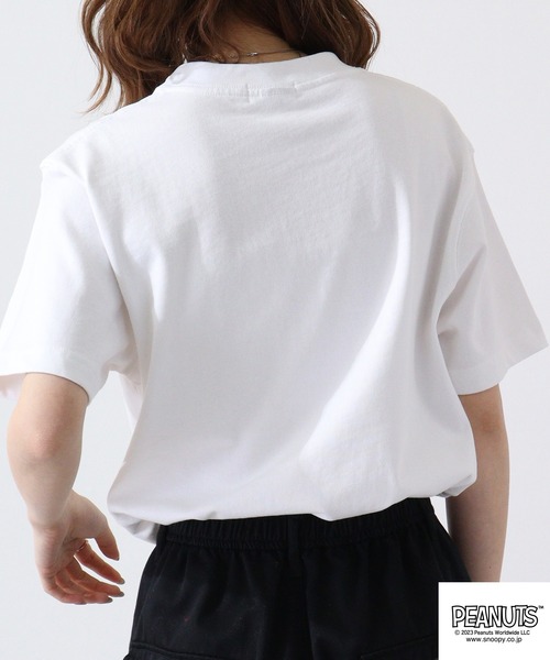 PEANUTS（ピーナッツ）の「PEANUTS スヌーピー ヘビーウェイト ロック Tシャツ（Tシャツ/カットソー・レディース・ホワイト系1/ブラック系2/ネイビー/ブラック系1/ブラック/ホワイト/ネイビー系1/ネイビー系2/ホワイト系2・M/L/LL）」の12枚目の写真