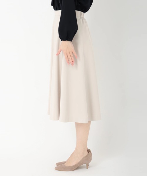 STRAWBERRY-FIELDS（ストロベリーフィールズ）の「セレモニー・オフィスシーンにおすすめなアイテム　ジャージフレアスカート（スカート・レディース・ベージュ/ブラック/ネイビー・2/1）」の6枚目の写真