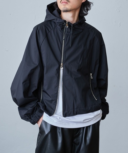 ITTI（イッチ）の「【ITTI / イッチ】Exclusive ショートマウンテンパーカー（ブルゾン・メンズ・チャコールグレー/ブラック・1/2）」の16枚目の写真