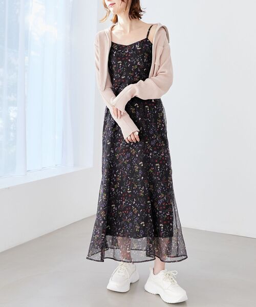MAJESTIC LEGON(マジェスティックレゴン)の「Bloomingフラワーキャミワンピ(ワンピース・レディース・ホワイト系その他2/ピンク系その他2/ブラック系その他・MEDIUM)」の5枚目の写真