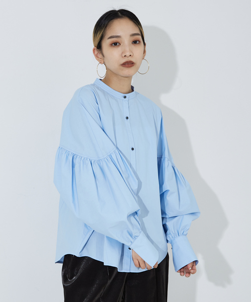 NOMINE(ノミネ)の「ギャザー ドルマン バンドカラーシャツ(シャツ/ブラウス・レディース・ホワイト/スミクロ/イエロー/サックスブルー・フリー)」の4枚目の写真