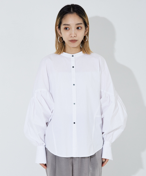NOMINE(ノミネ)の「ギャザー ドルマン バンドカラーシャツ(シャツ/ブラウス・レディース・ホワイト/スミクロ/イエロー/サックスブルー・フリー)」の6枚目の写真