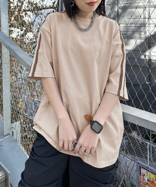 PAGEBOY（ページボーイ）の「ラインスリーブルーズＴシャツ（Tシャツ/カットソー・レディース・ベージュ/オフホワイト/ターコイズブルー/ブラック・FREE）」の2枚目の写真