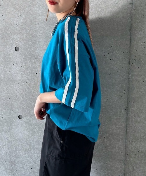 PAGEBOY（ページボーイ）の「ラインスリーブルーズＴシャツ（Tシャツ/カットソー・レディース・ベージュ/オフホワイト/ターコイズブルー/ブラック・FREE）」の4枚目の写真