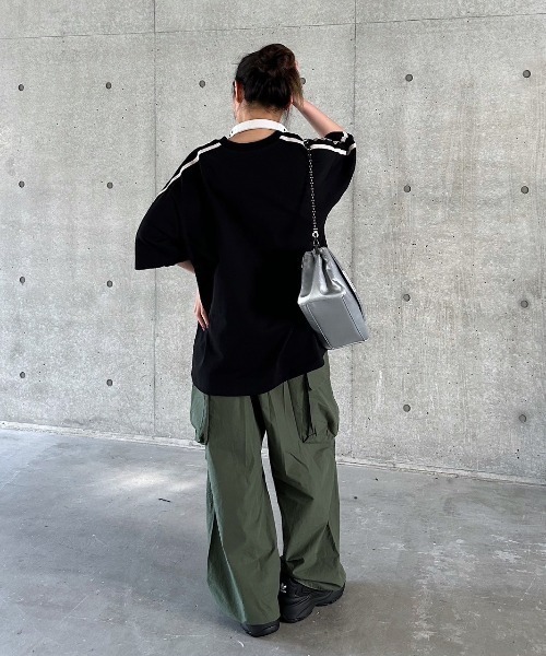 PAGEBOY（ページボーイ）の「ラインスリーブルーズＴシャツ（Tシャツ/カットソー・レディース・ベージュ/オフホワイト/ターコイズブルー/ブラック・FREE）」の18枚目の写真