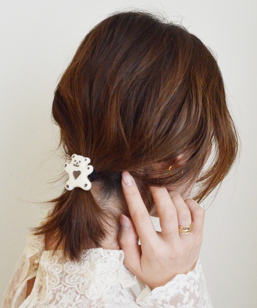 styiro(スタイロ)の「くまヘアゴム(ヘアゴム・レディース・ホワイト/グリーン/ピンク/ベージュ/イエロー/ブラック・FREE)」の1枚目の写真