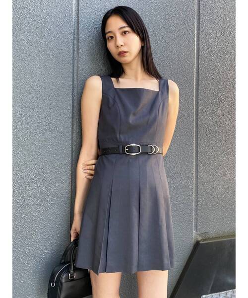 EMODA（エモダ）の「プリーツマークミニワンピース（ワンピース・レディース・ベージュ/ブラック/グレー・FREE）」の3枚目の写真