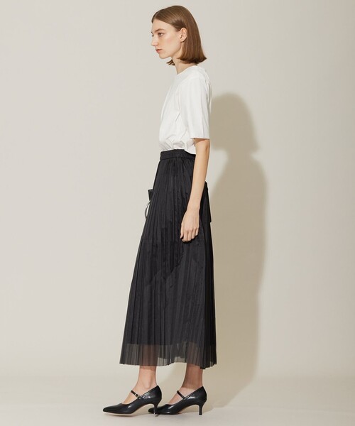ICB(アイシービー)の「【洗える】ベーシックTEE(Tシャツ/カットソー・レディース・ブラック系/アイボリー系/ネイビー系・SMALL/MEDIUM/X-SMALL)」の5枚目の写真