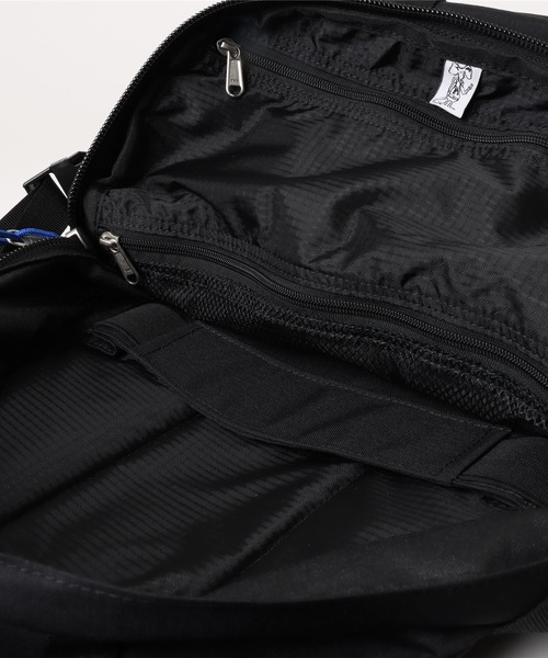 MADDEN（メデン）の「撥水加工 プリーツポケット アウトドア 大容量 バックパック DAY LITE（デイライト）（バックパック/リュック・メンズ・ブラック・FREE）」の4枚目の写真