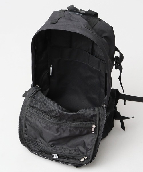 MADDEN（メデン）の「撥水加工 プリーツポケット アウトドア 大容量 バックパック DAY LITE（デイライト）（バックパック/リュック・メンズ・ブラック・FREE）」の18枚目の写真