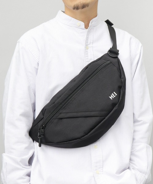 MEI（メイ）の「ウエストバッグ ビッグサイズ BOTTOMLINE L（ボトムラインエル）（ボディバッグ/ウエストポーチ・メンズ・ブラック・FREE）」の3枚目の写真