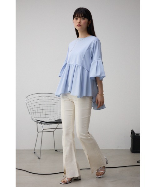 AZUL by moussy(アズールバイマウジー)の「袖フレアぺプラムカットトップス(Tシャツ/カットソー・レディース・ブルー/オフホワイト/ブラック・FREE)」の16枚目の写真