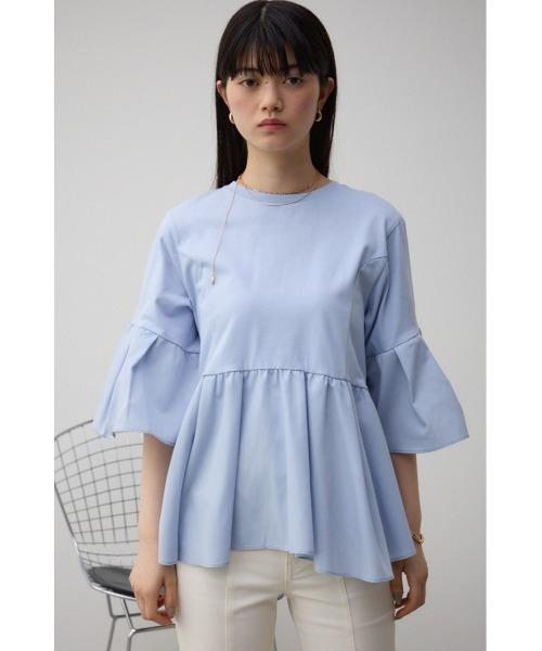 AZUL by moussy(アズールバイマウジー)の「袖フレアぺプラムカットトップス(Tシャツ/カットソー・レディース・ブルー/オフホワイト/ブラック・FREE)」の5枚目の写真