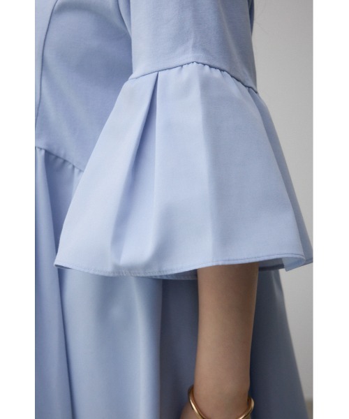 AZUL by moussy(アズールバイマウジー)の「袖フレアぺプラムカットトップス(Tシャツ/カットソー・レディース・ブルー/オフホワイト/ブラック・FREE)」の10枚目の写真