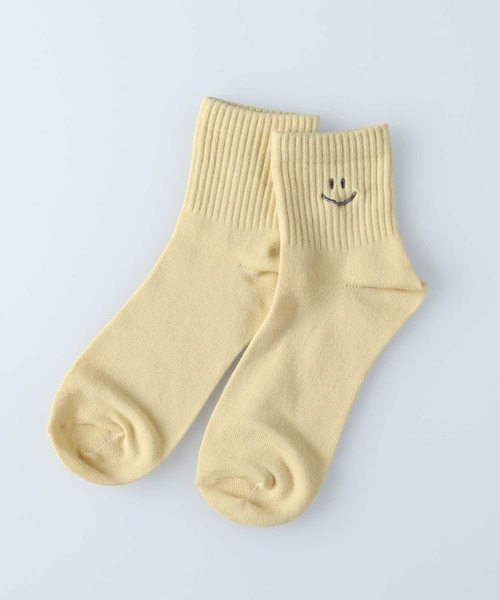 Right-on（ライトオン）の「【BASIC SOCKS】スマイル無地 ソックス（ソックス/靴下・レディース・イエロー/オフホワイト/グレー/ブルー/ブラック・フリー）」の5枚目の写真