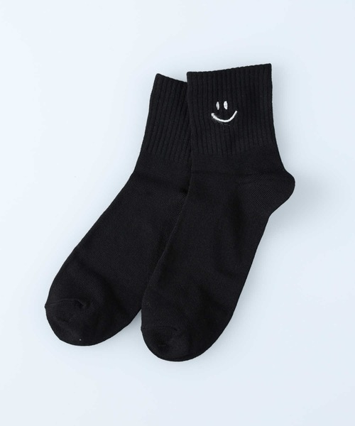 Right-on（ライトオン）の「【BASIC SOCKS】スマイル無地 ソックス（ソックス/靴下・レディース・イエロー/オフホワイト/グレー/ブルー/ブラック・フリー）」の2枚目の写真
