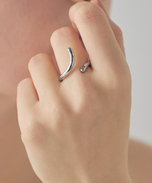 ete（エテ）の「○[オブジェ] ハグ リング（リング）」 - WEAR