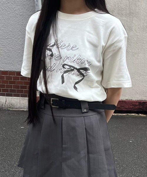 fiere(フィエール)の「リボンガーリー半袖Tシャツ(Tシャツ/カットソー・レディース・アイボリー/ホワイト/A・L/M/XL/SMALL/X-SMALL/MEDIUM)」の2枚目の写真