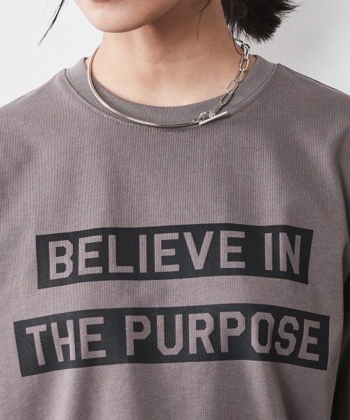 CHIC STYLE（シックスタイル）の「 ロゴプリントTシャツ ＜大きいサイズ有＞シックスタイル　（Tシャツ/カットソー・レディース・モカ/オフホワイト・3L/LL/L/M/5L/4L）」の3枚目の写真