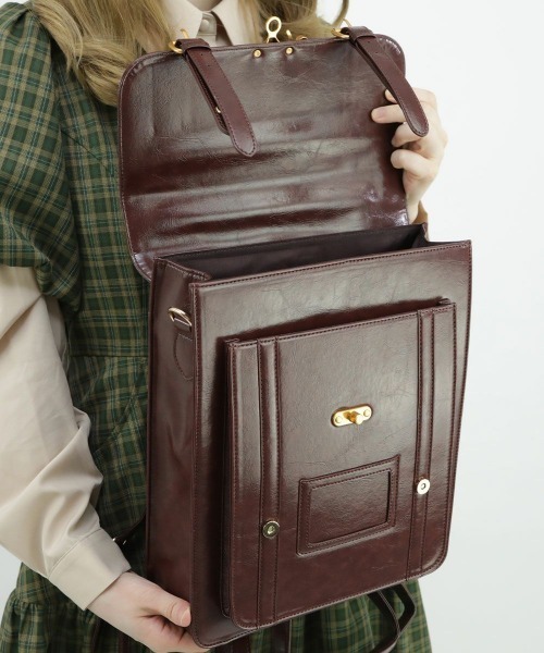 F i.n.t(フィント)の「ダブルベルト縦型サッチェルバッグ/fint(ハンドバッグ・レディース・ブラウン/アイボリー/グリーン・FREE)」の6枚目の写真