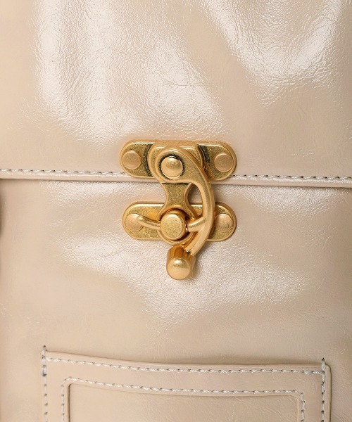 F i.n.t(フィント)の「ダブルベルト縦型サッチェルバッグ/fint(ハンドバッグ・レディース・ブラウン/アイボリー/グリーン・FREE)」の17枚目の写真