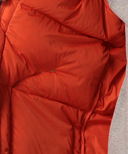 BEAMS（ビームス）の「BEAMS / パラシュート ボタン ダウン パーカー（ダウンジャケット/コート・メンズ・ネイビー/ブラック/ベージュ・LARGE/SMALL/MEDIUM/X-LARGE）」の6枚目の写真