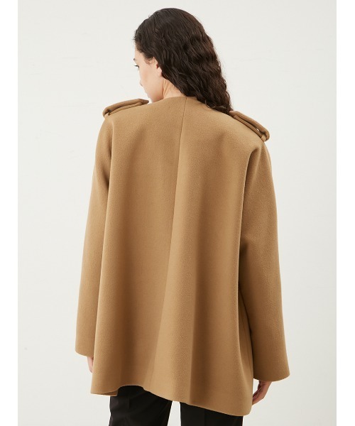 Mila Owen（ミラオーウェン）の「エポレット付きAラインコート（ノーカラーコート・レディース・グリーン/キャメル/ネイビー・0/1）」の7枚目の写真