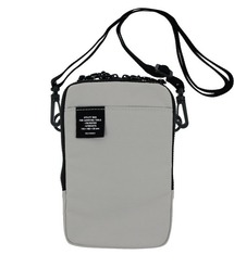 Inner Carrying（インナーキャリング）の「インナーキャリング スタッド スマホバッグ（ショルダーバッグ）」