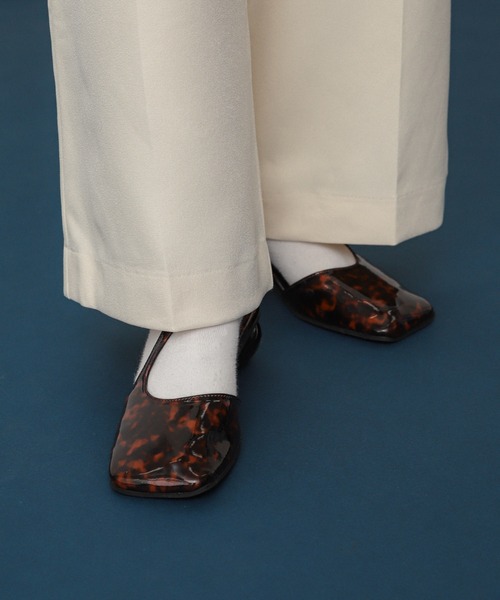 SENSE OF PLACE by URBAN RESEARCH(センスオブプレイスバイアーバンリサーチ)の「ワイドスクエアシューズ(その他シューズ・レディース・ブラック/ブラウン系その他/シルバー・SMALL/MEDIUM/LARGE)」の2枚目の写真