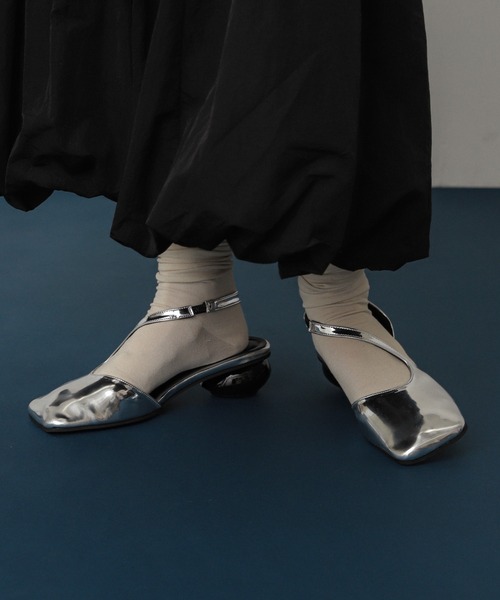 SENSE OF PLACE by URBAN RESEARCH(センスオブプレイスバイアーバンリサーチ)の「ワイドスクエアシューズ(その他シューズ・レディース・ブラック/ブラウン系その他/シルバー・SMALL/MEDIUM/LARGE)」の3枚目の写真