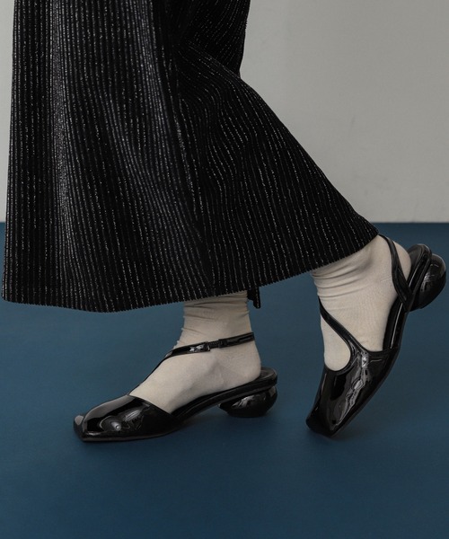 SENSE OF PLACE by URBAN RESEARCH(センスオブプレイスバイアーバンリサーチ)の「ワイドスクエアシューズ(その他シューズ・レディース・ブラック/ブラウン系その他/シルバー・SMALL/MEDIUM/LARGE)」の1枚目の写真