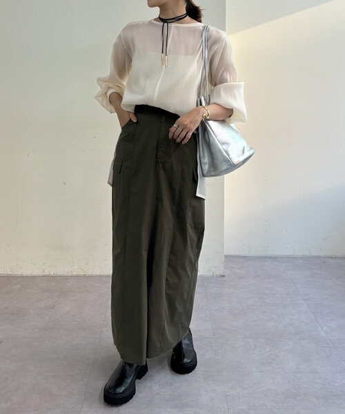 SHENERY（シーナリー）の「バックボタンボリュームスリーブチュニック（シャツ/ブラウス・レディース・アイボリー/ブラウン/ホワイト・FREE）」の22枚目の写真