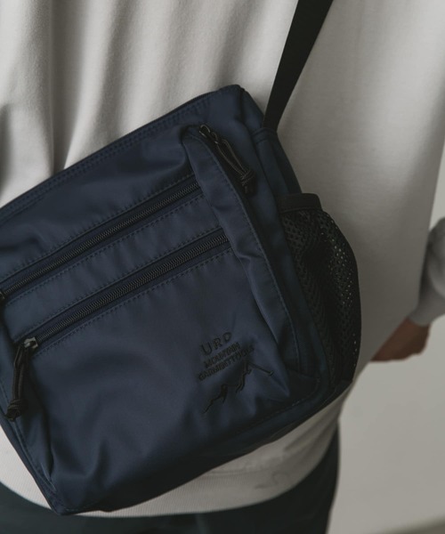 URBAN RESEARCH DOORS（アーバンリサーチドアーズ）の「URD マルチポケットショルダーバッグ（ショルダーバッグ・メンズ・ブラック/ネイビー・-）」の16枚目の写真
