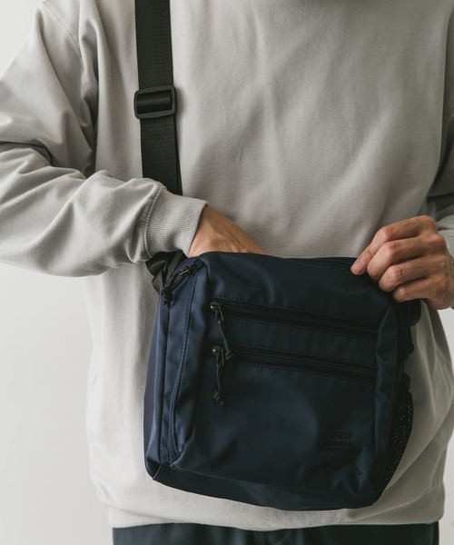 URBAN RESEARCH DOORS（アーバンリサーチドアーズ）の「URD マルチポケットショルダーバッグ（ショルダーバッグ・メンズ・ブラック/ネイビー・-）」の15枚目の写真