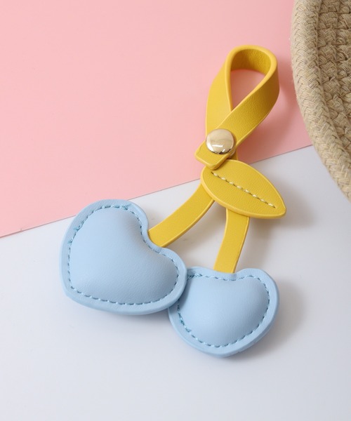 FUNALIVE(ファンアライブ)の「アニマル&フルーツモチーフBAGチャーム(チャーム・レディース・アイボリー/ブラウン系/グレイッシュベージュ/グレー系その他/レッド系/ブラック/ブルー/アイボリー系/イエロー系2/イエロー系4/ブラウン/ピンク/ライトグリーン/レッド/ピンク系/イエロー系3/ホワイト/オレンジ/イエロー/ネイビー/イエロー系1/ブルー系/ピンク系1/ゴールド・F)」の12枚目の写真